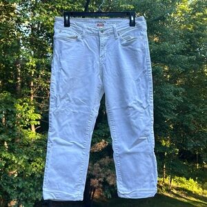 Levi’s Cropped Jeans